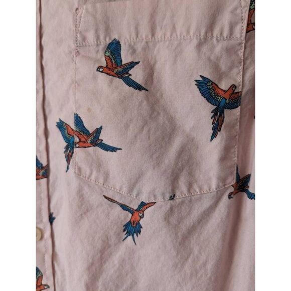 Light Pink Men's Button Down Parrot Shirt Standard Fit Size Small - Picture 3 of 6